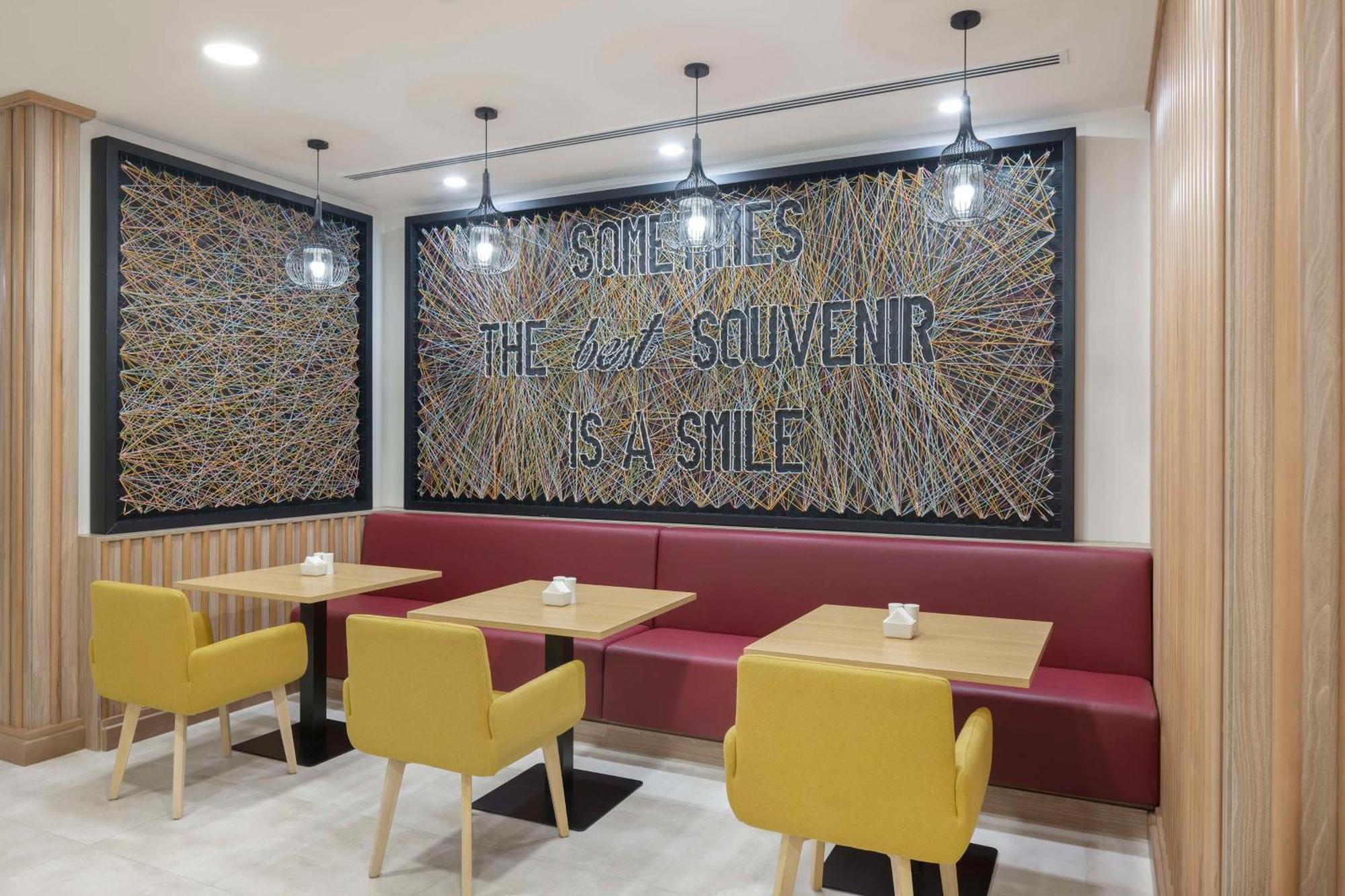 Hampton By Hilton Doha Old Town Hotel Kültér fotó